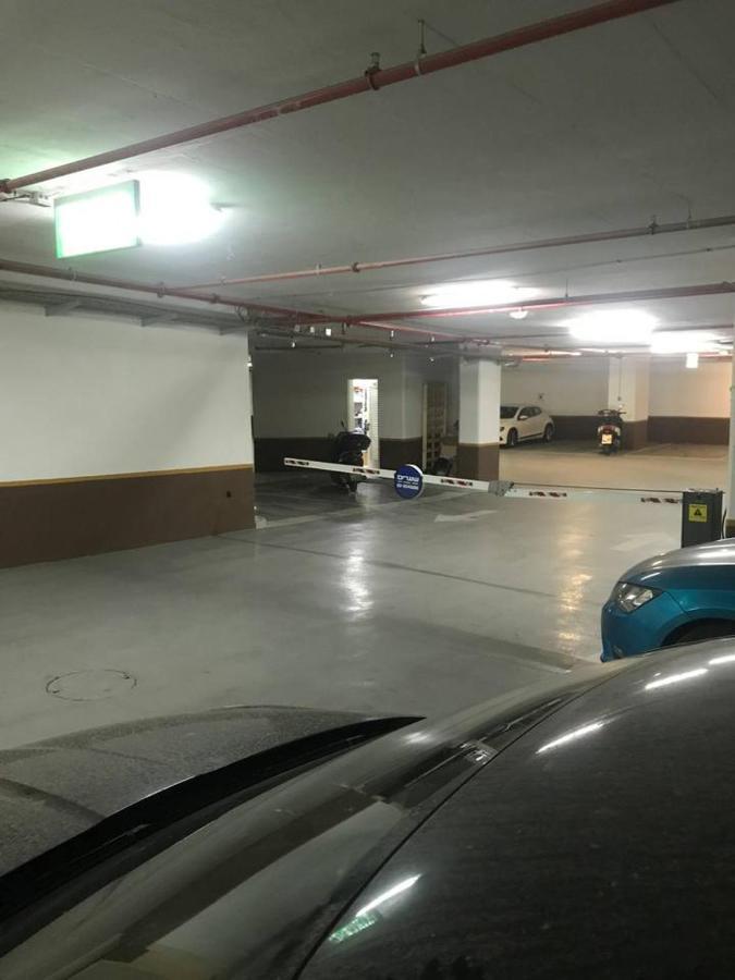 Exclusive Two-Bedroom Apartment With Parking 耶路撒冷 外观 照片