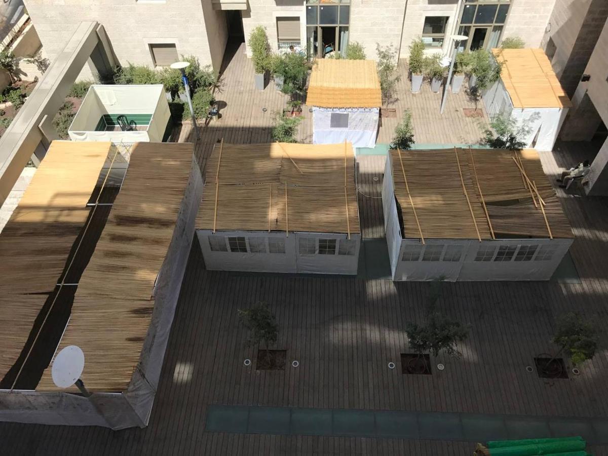 Exclusive Two-Bedroom Apartment With Parking 耶路撒冷 外观 照片