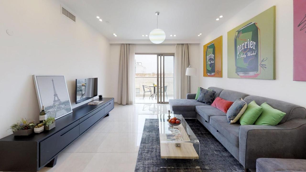 Exclusive Two-Bedroom Apartment With Parking 耶路撒冷 外观 照片